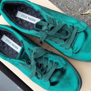 Velvet green Steve madden men's 8
